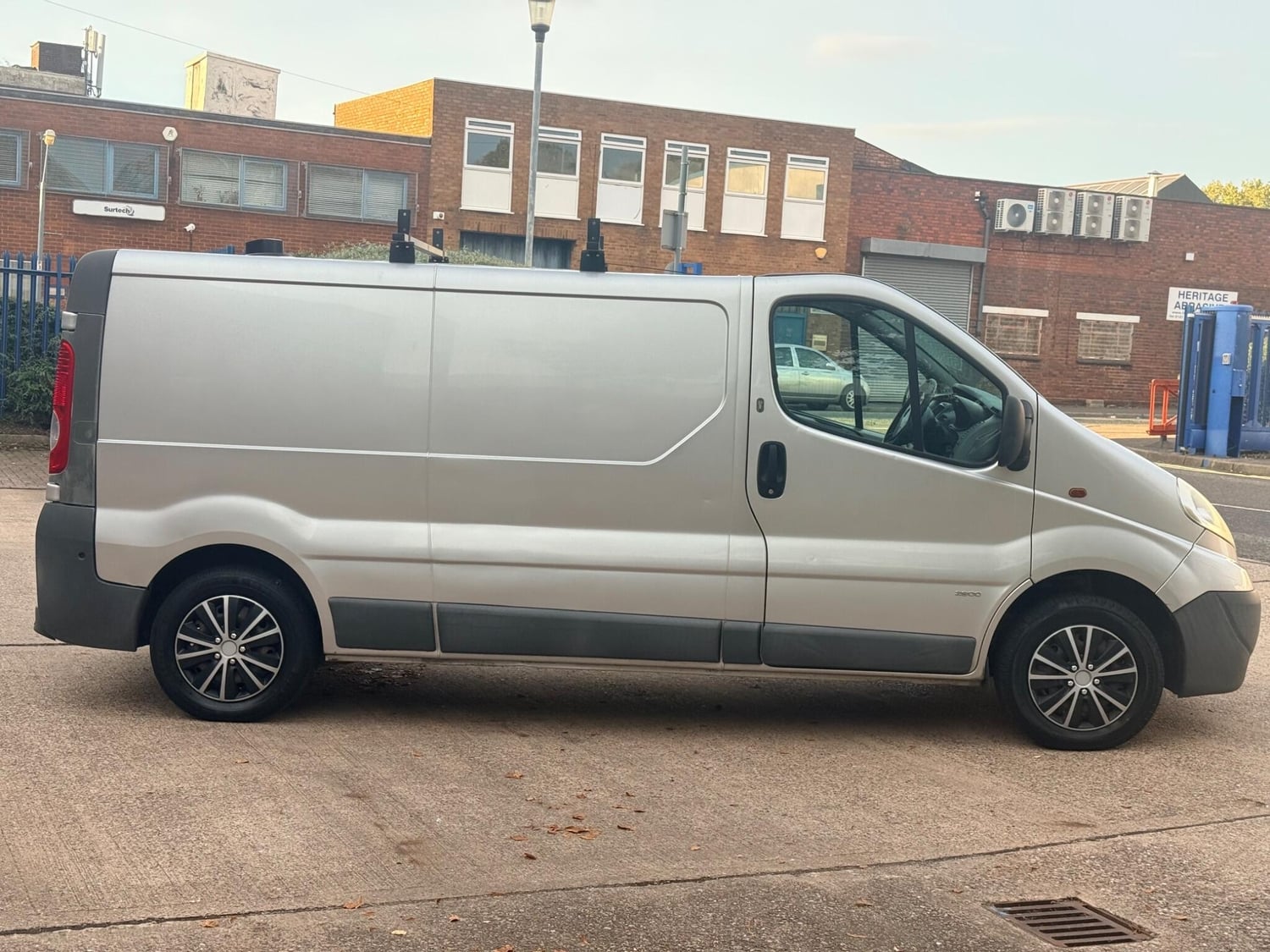 Vauxhall Vivaro 2011 - Vans & Commercial Vehicles