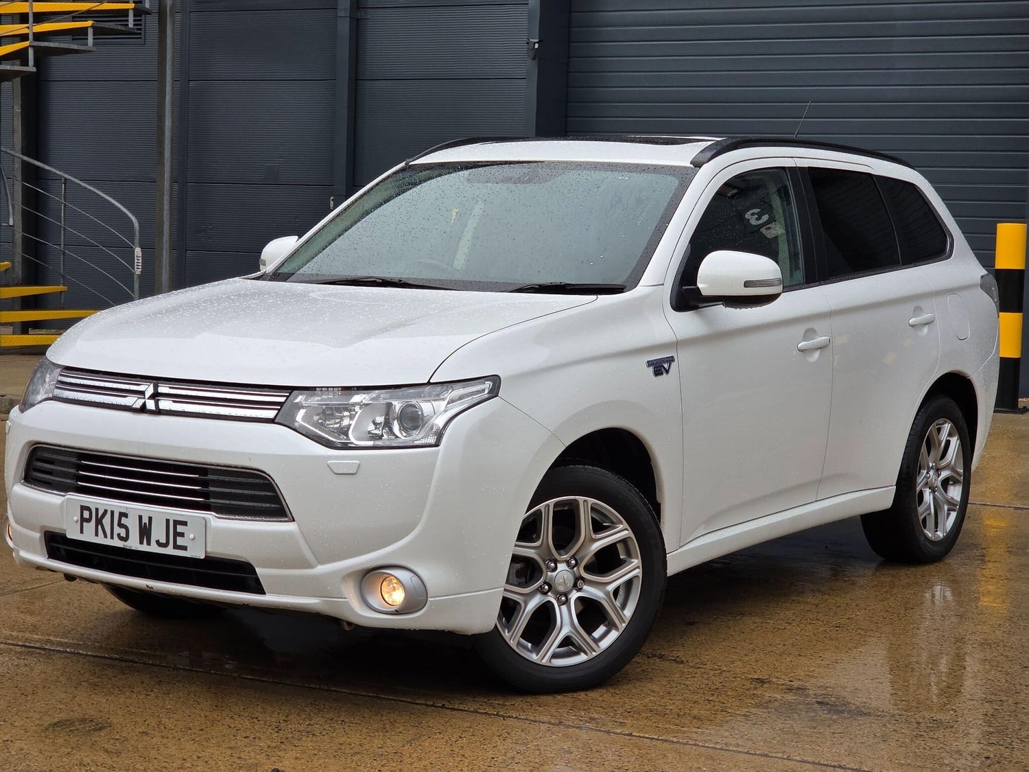 Mitsubishi Outlander Slough