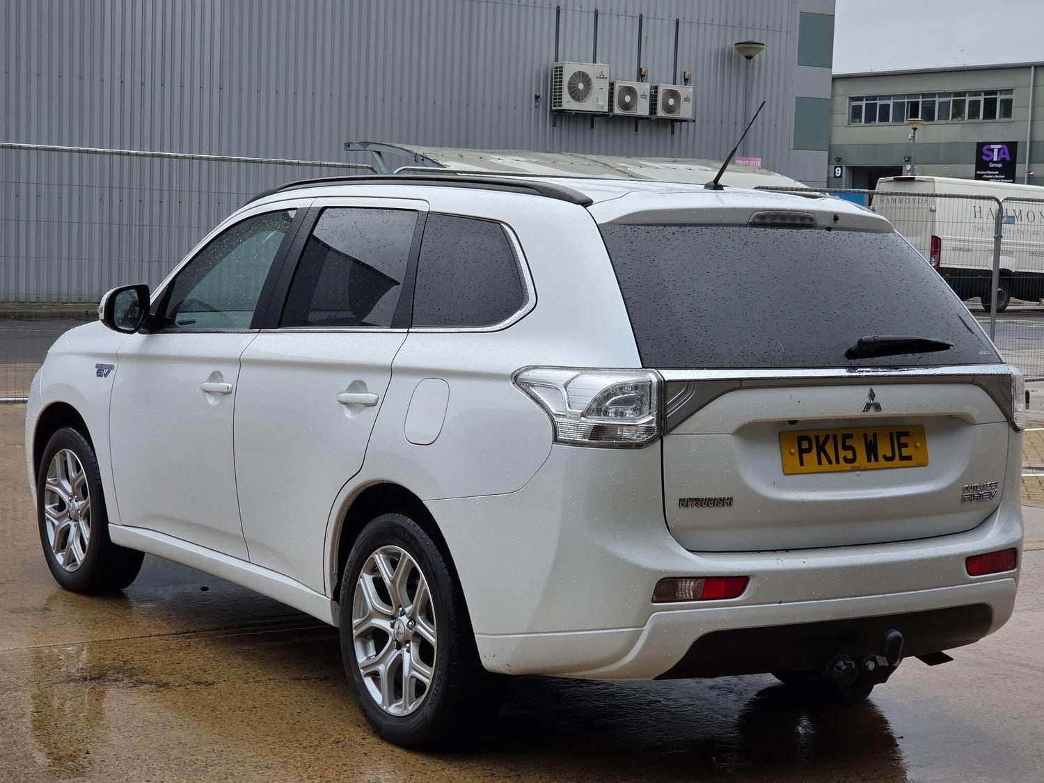 [ berth ]Mitsubishi Outlander
