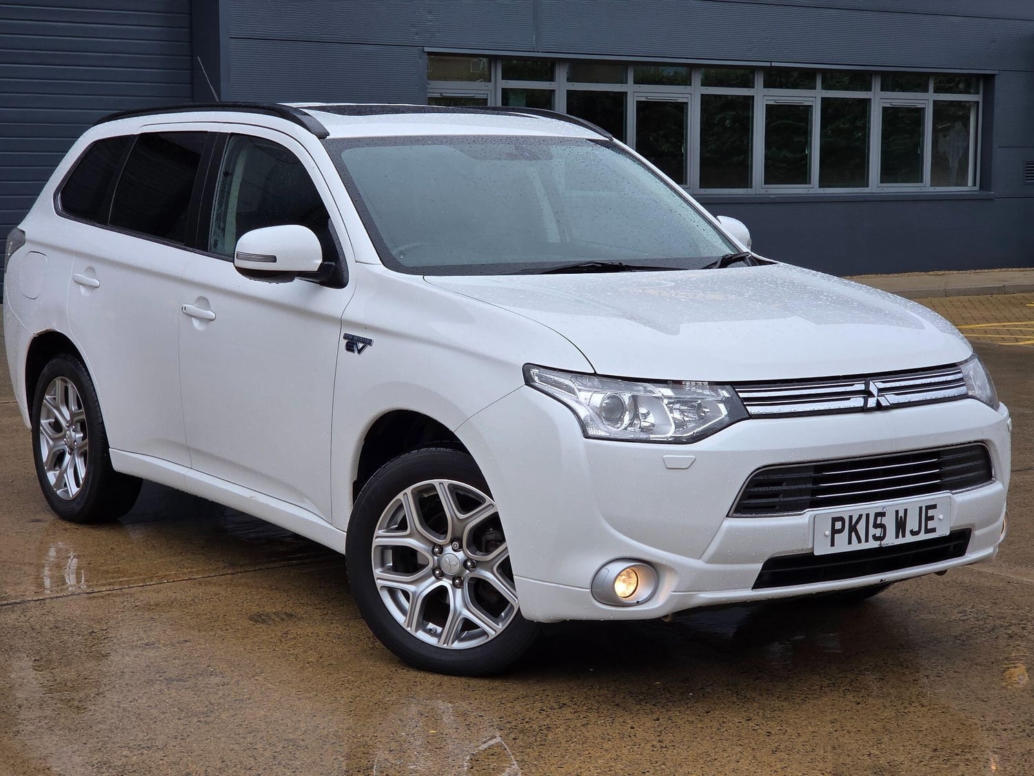 Mitsubishi Outlander 2015 - Cars