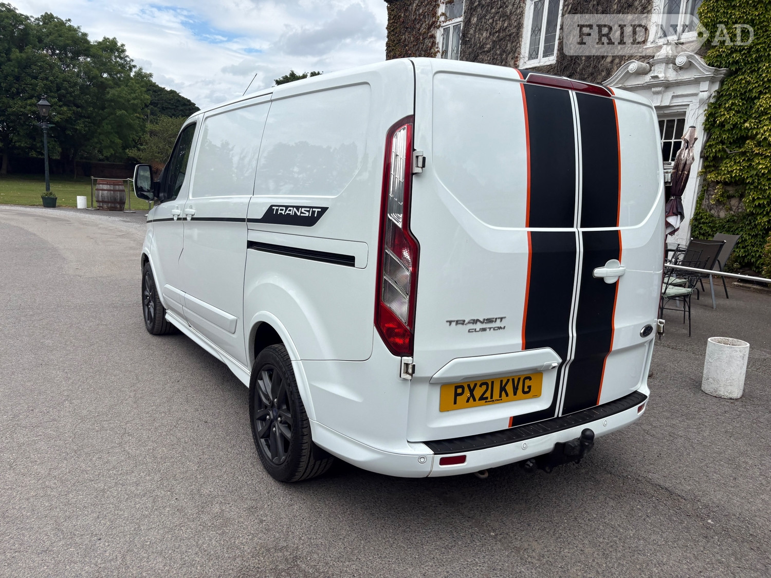 [ berth ]Ford Transit Custom