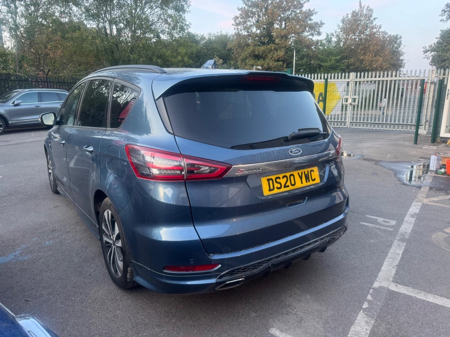 [ berth ]Ford S-Max