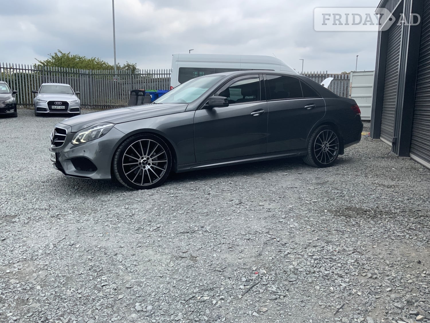 [ berth ]Mercedes-Benz E Class