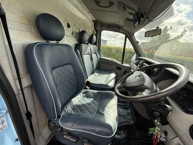 LM Coach builders Weekender Model Renault Master 3.5 ton  Horsebox - Trailers & Horseboxes in Banbury