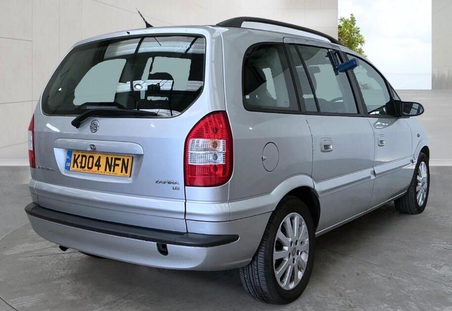 Vauxhall Zafira 2004 - Cars in Ringwood