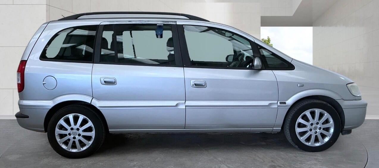 Vauxhall Zafira 2004 - Cars
