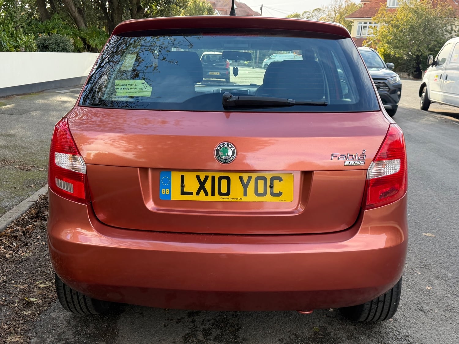Skoda Fabia 2010 - Cars
