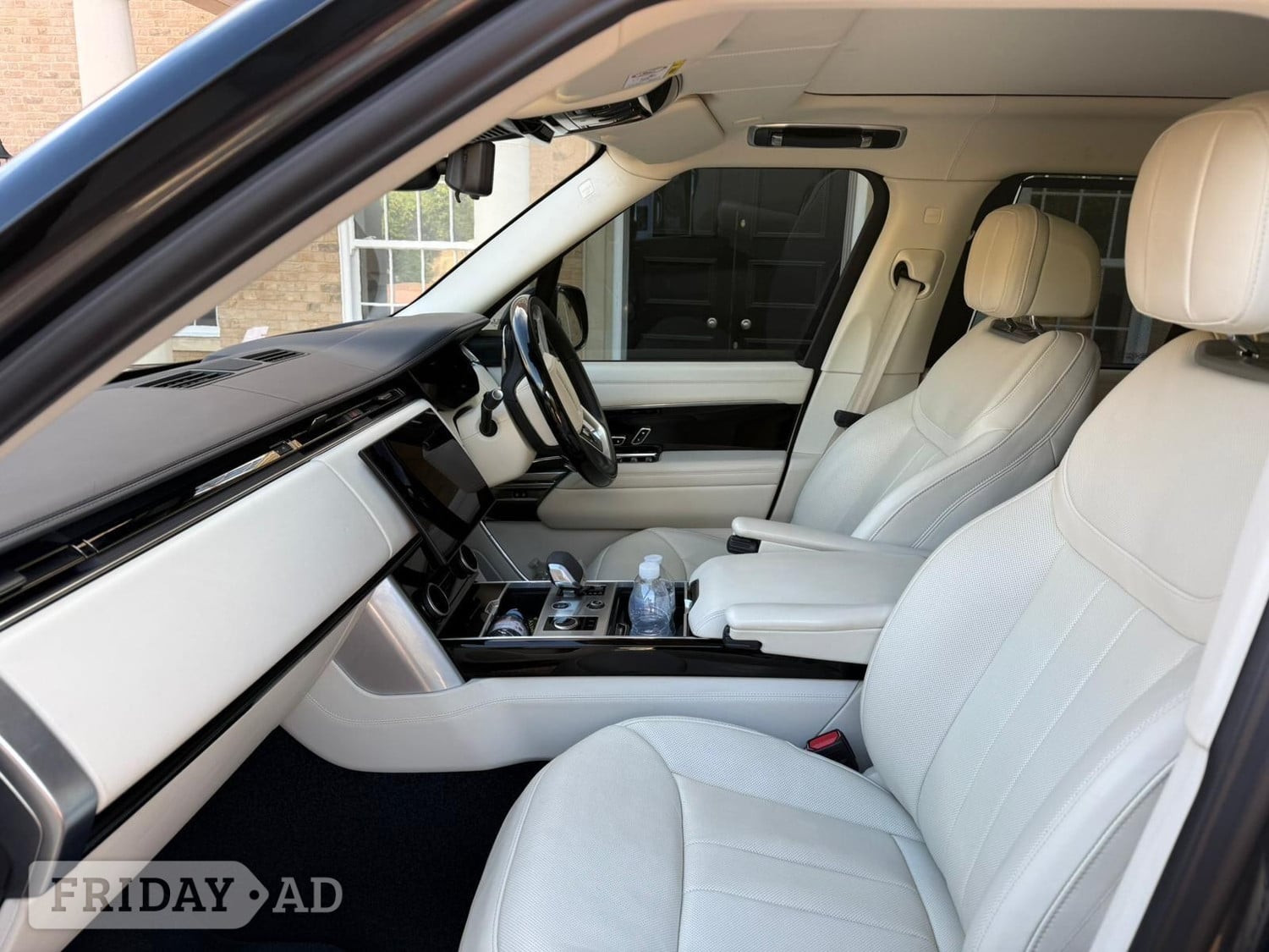 Land Rover Range Rover 2023 - Cars