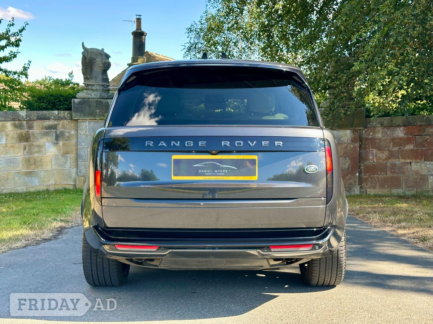 Land Rover Range Rover 2023 - Cars