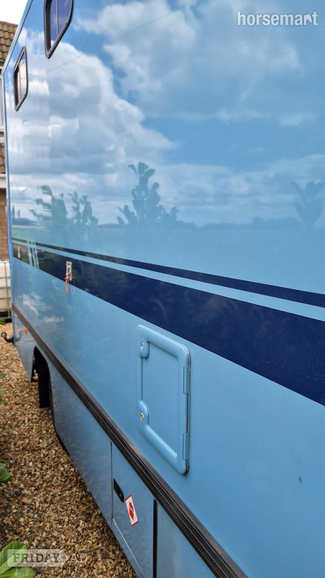 [ berth ]Badminton Horseboxes 