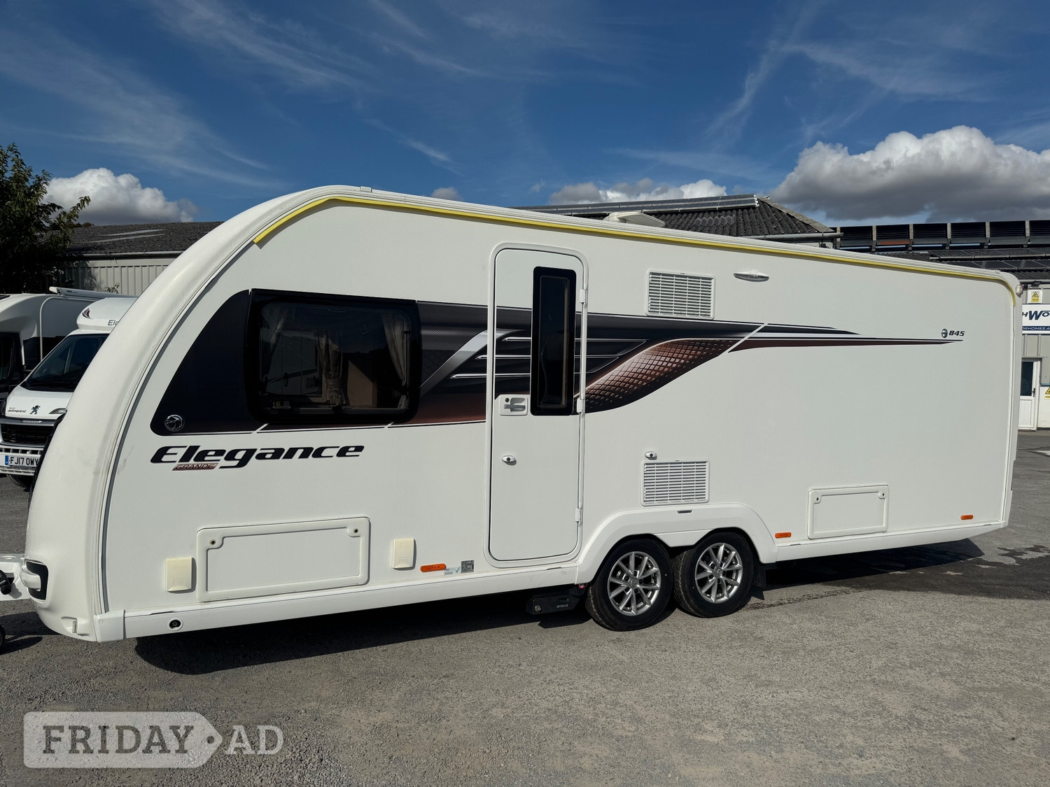 [ berth ]Swift Elegance Grande 845