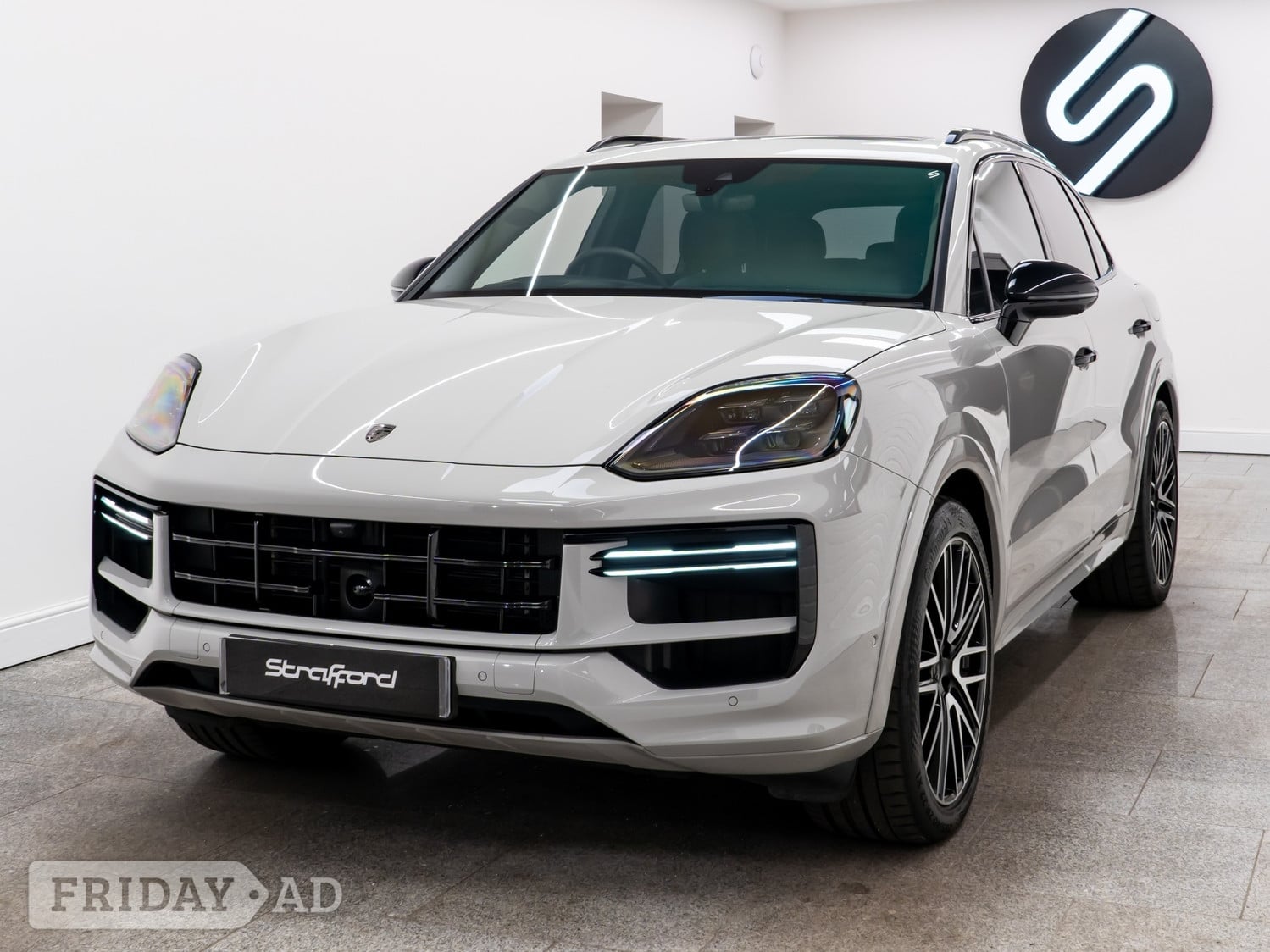 Porsche Cayenne 2024 in Brighton