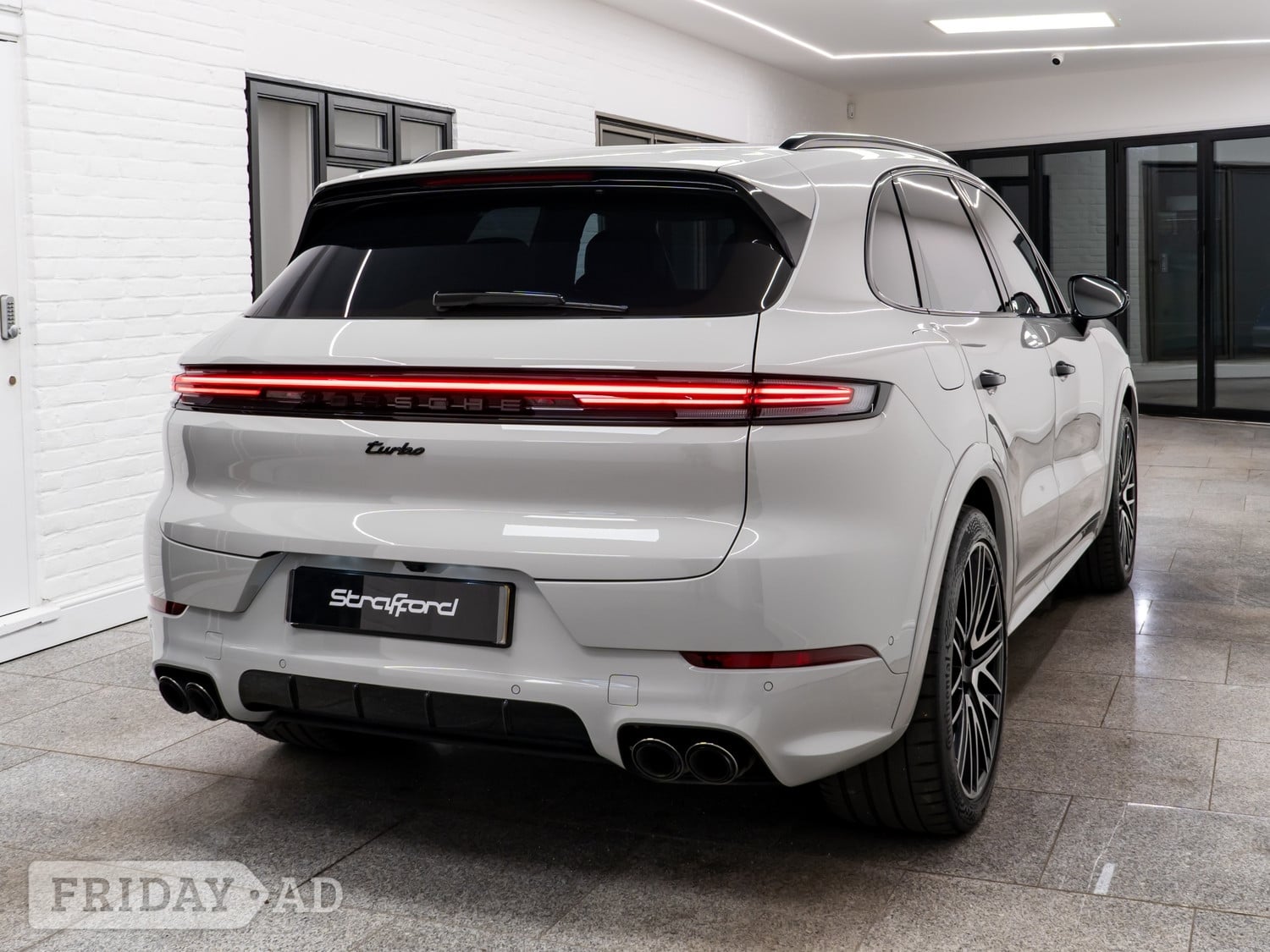 [ berth ]Porsche Cayenne