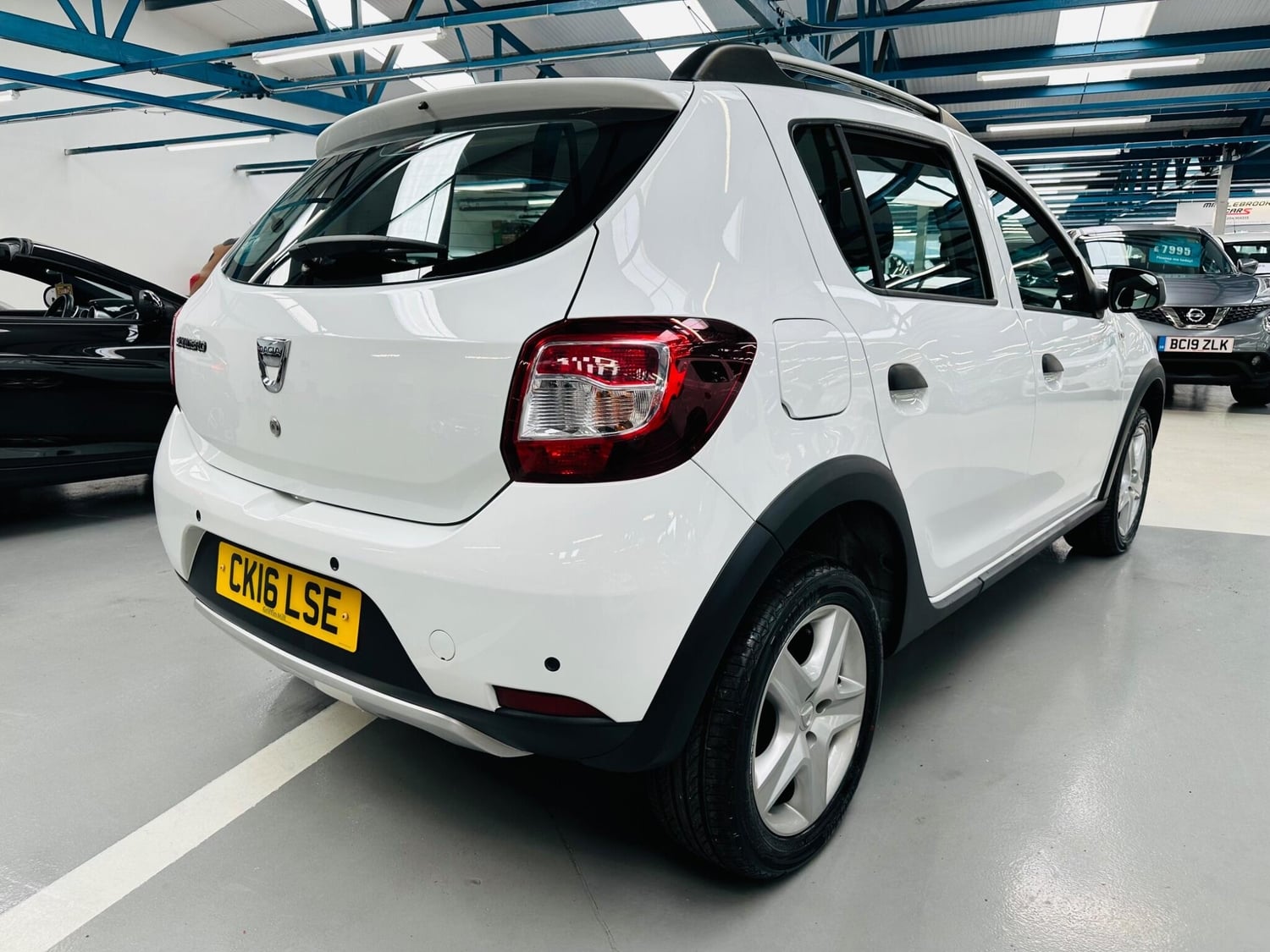 Dacia Sandero Stepway 2016 - Cars