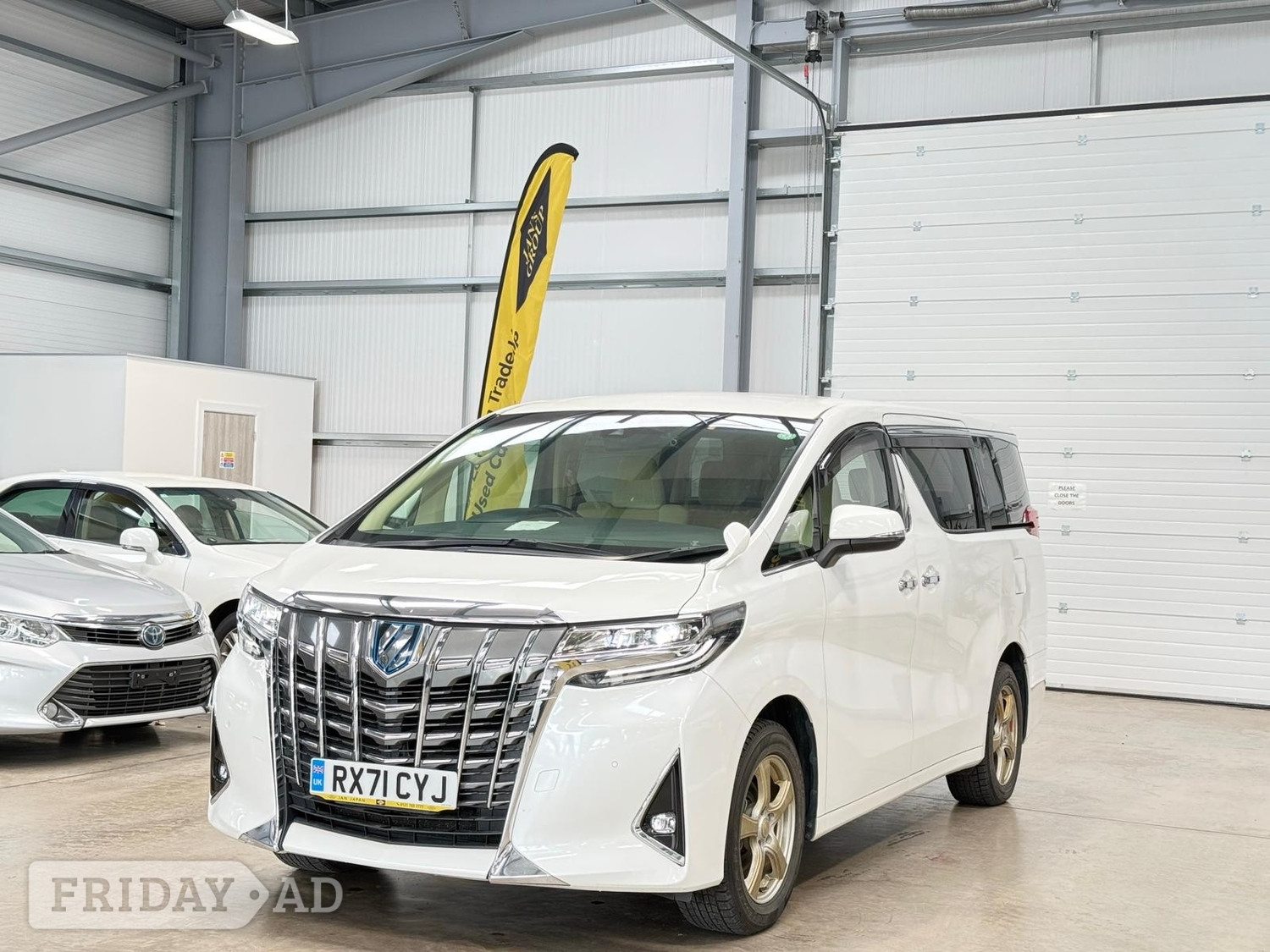 Toyota Alphard Reading