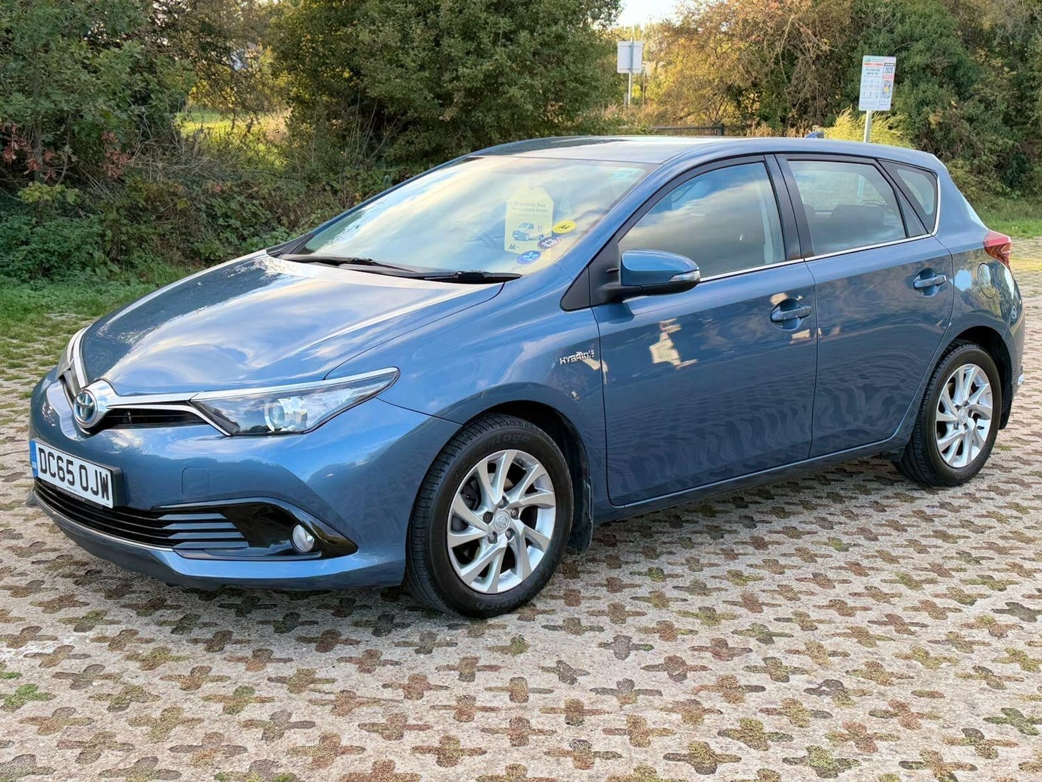 Toyota Auris 2016 - Cars in Swanley