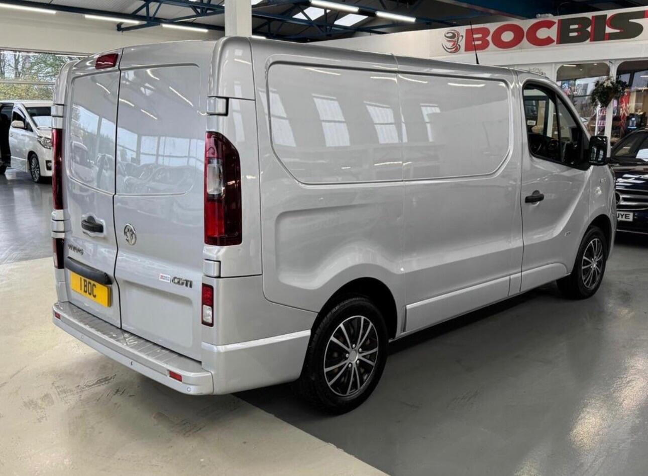 Vauxhall Vivaro 2018 - Vans & Commercial Vehicles