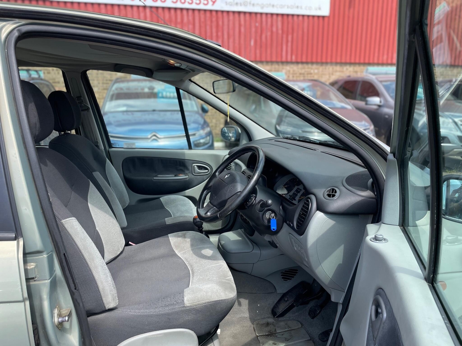 [ berth ]Renault Scenic