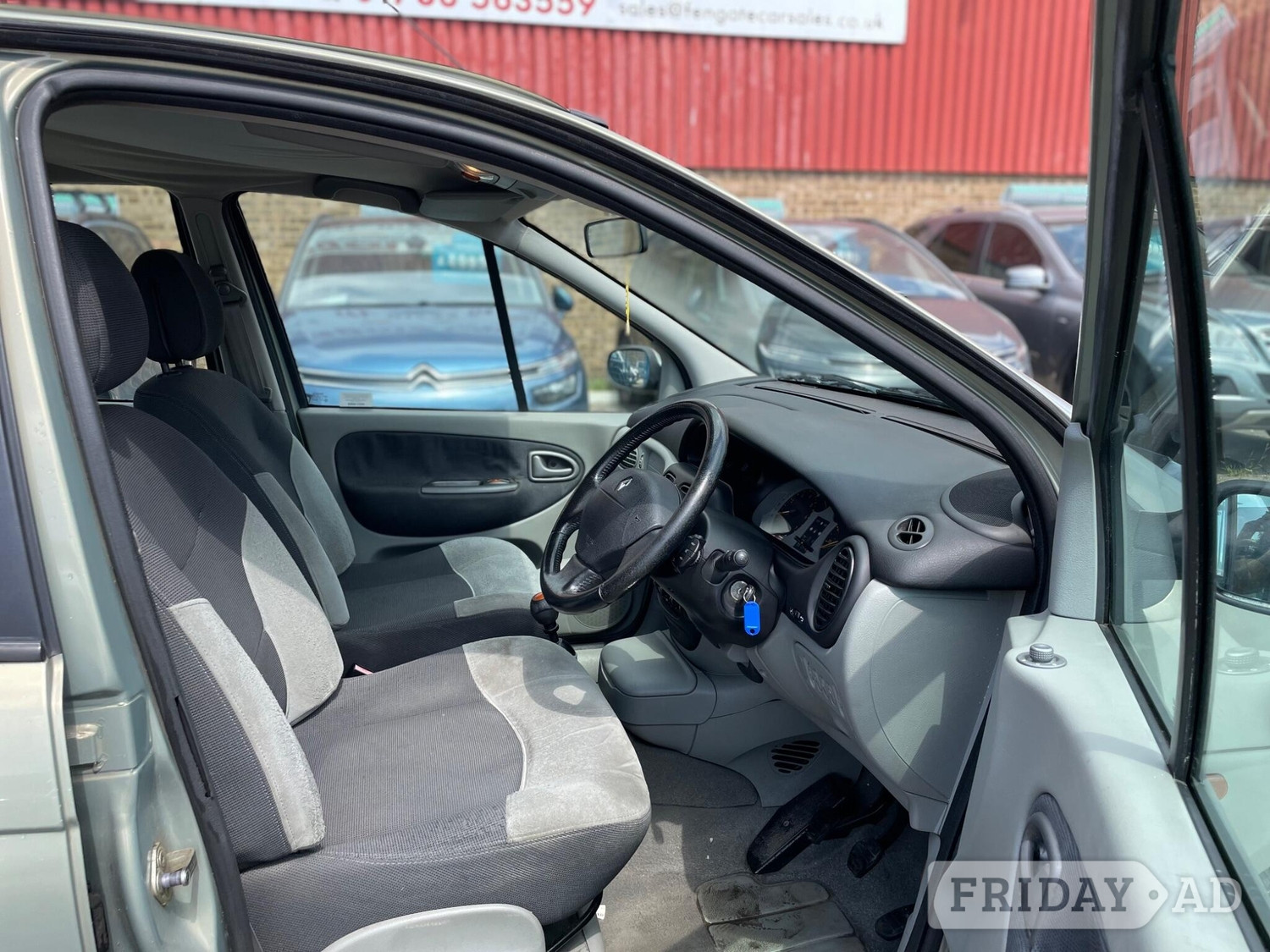 [ berth ]Renault Scenic