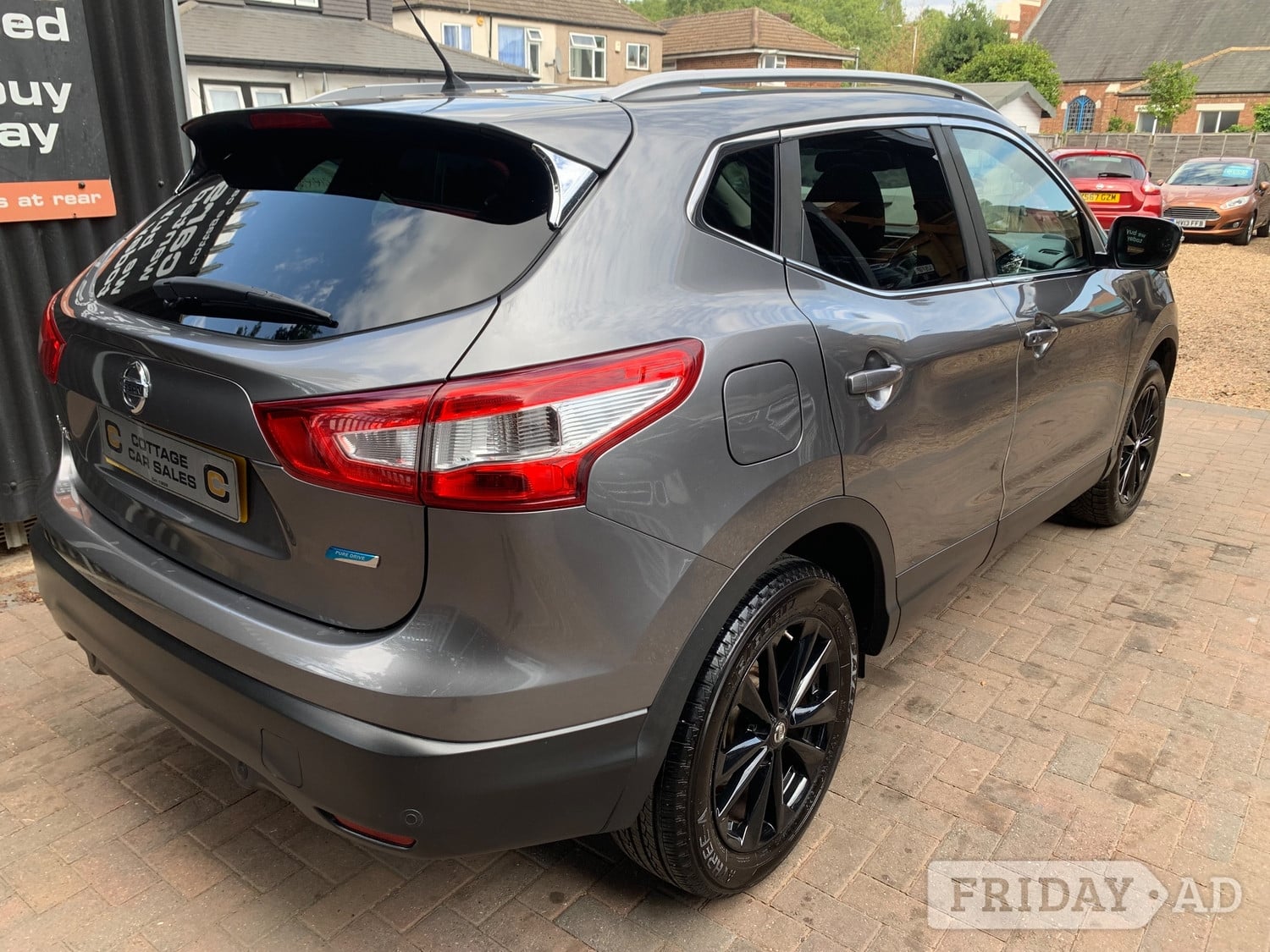 Nissan Qashqai 2016 - Cars in Hayes