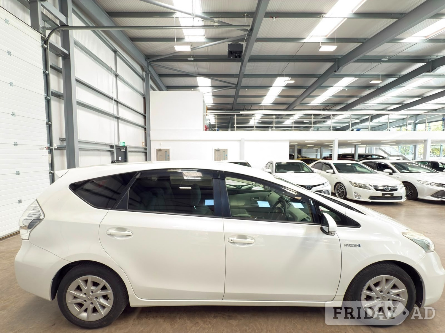 Toyota 7 Seat Prius Reading