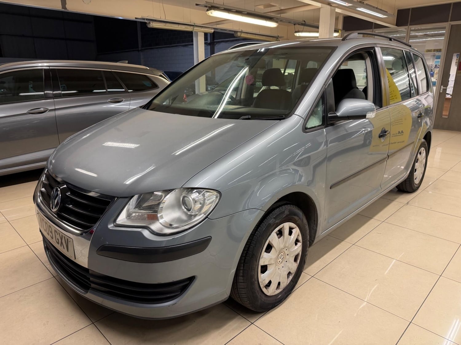 Volkswagen Touran 2009 - Cars in Rotherham