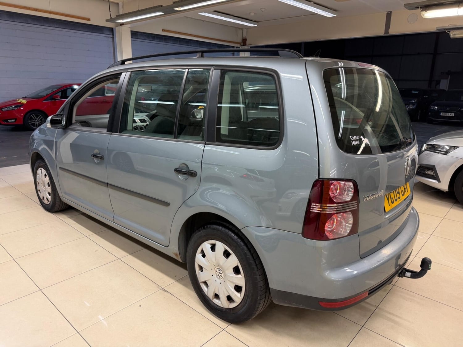 Volkswagen Touran 2009 - Cars