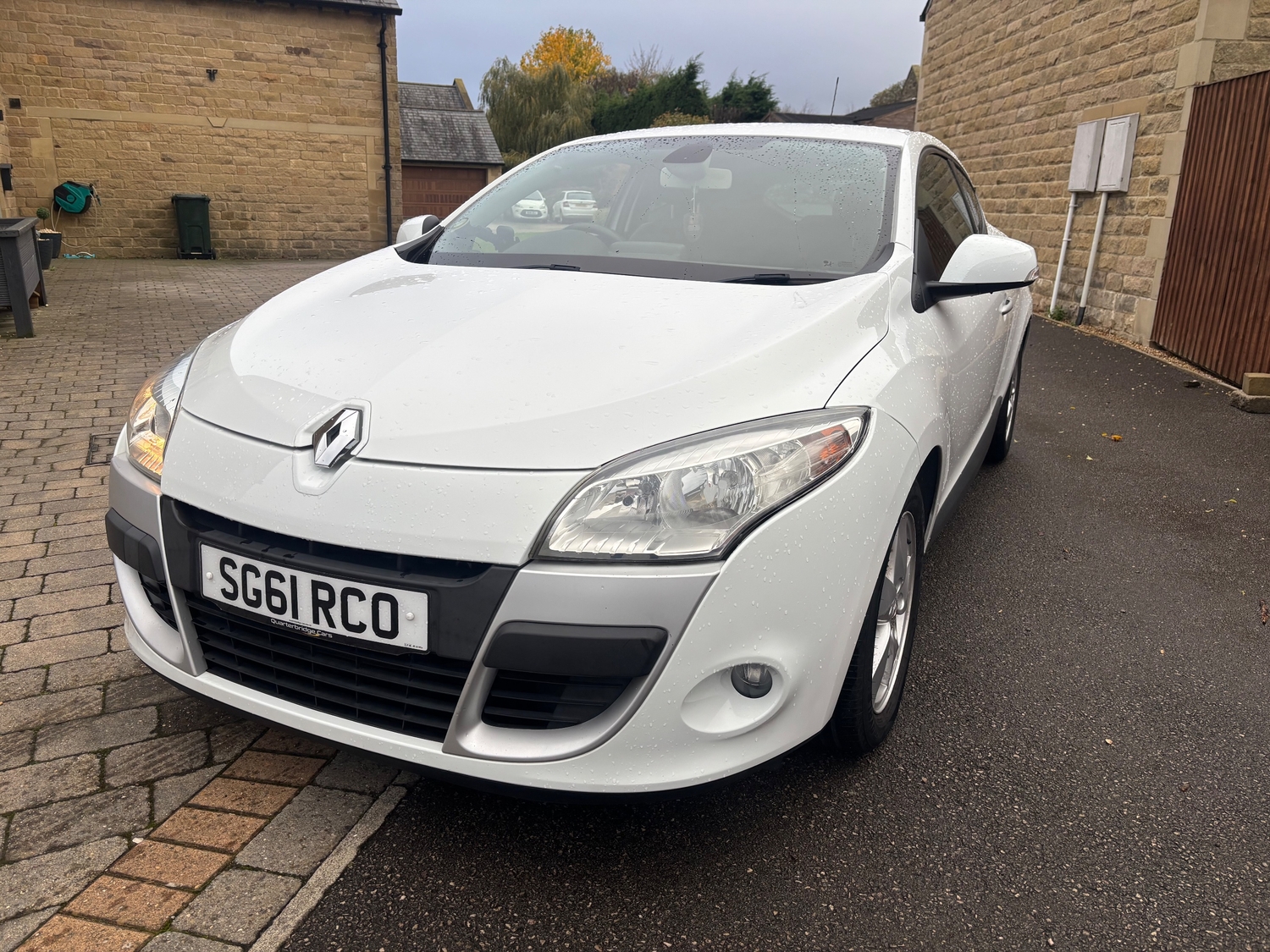 Renault Megane 2011 - Cars in Leeds