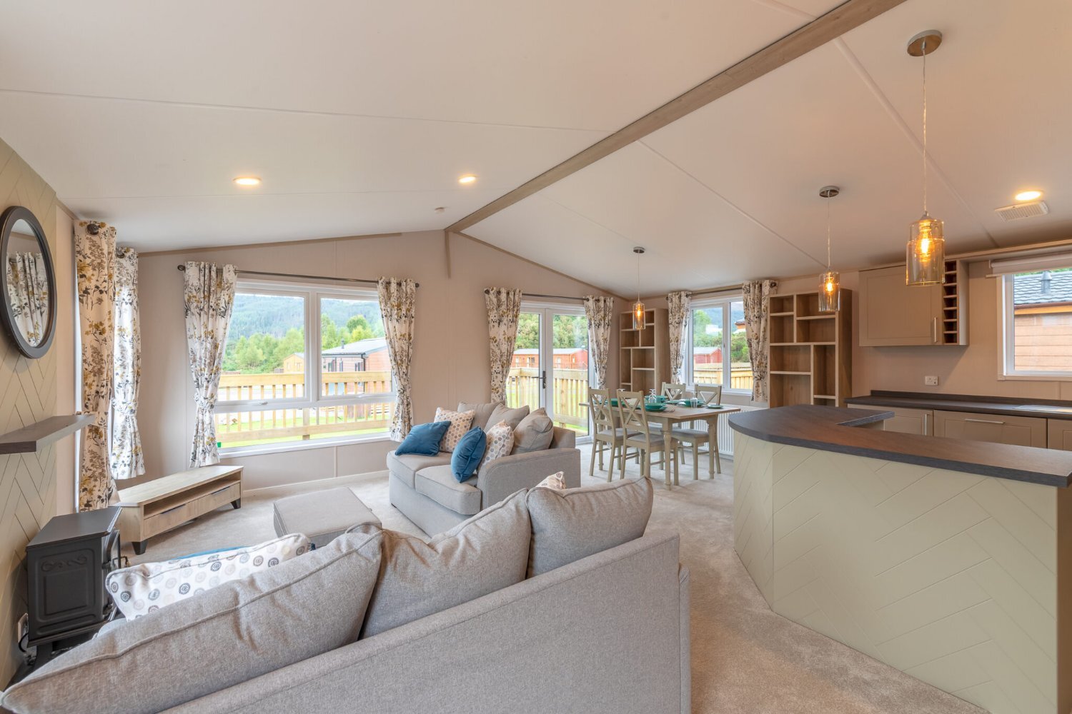 Invermoriston Brand new 2 bed Exclusive lodge, Fort Augustus, Loch Ness