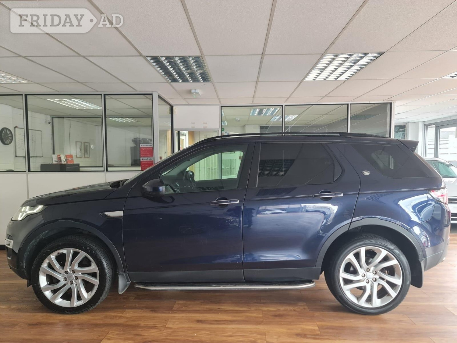 [ berth ]Land Rover Discovery Sport