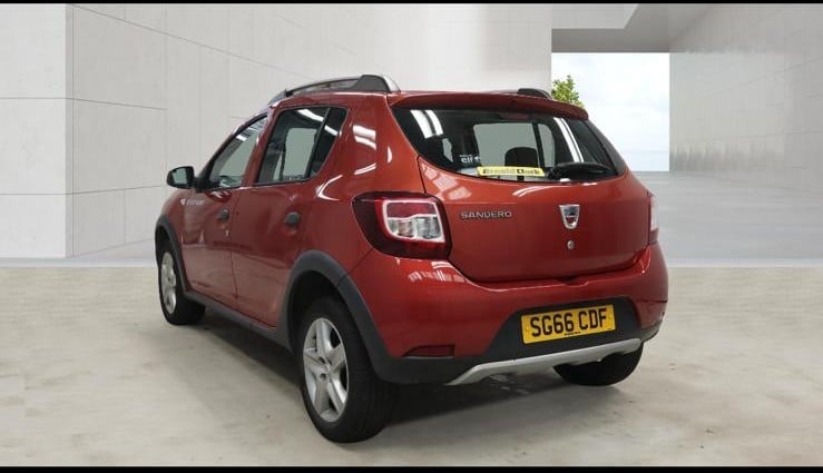 [ berth ]Dacia Sandero Stepway