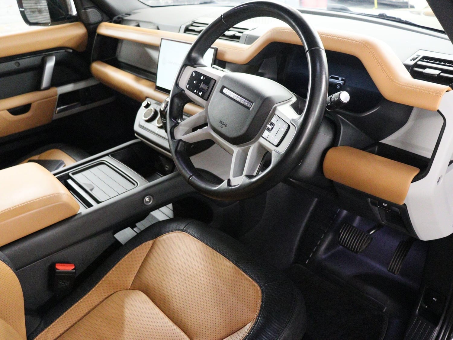 [ berth ]Land Rover Defender 110