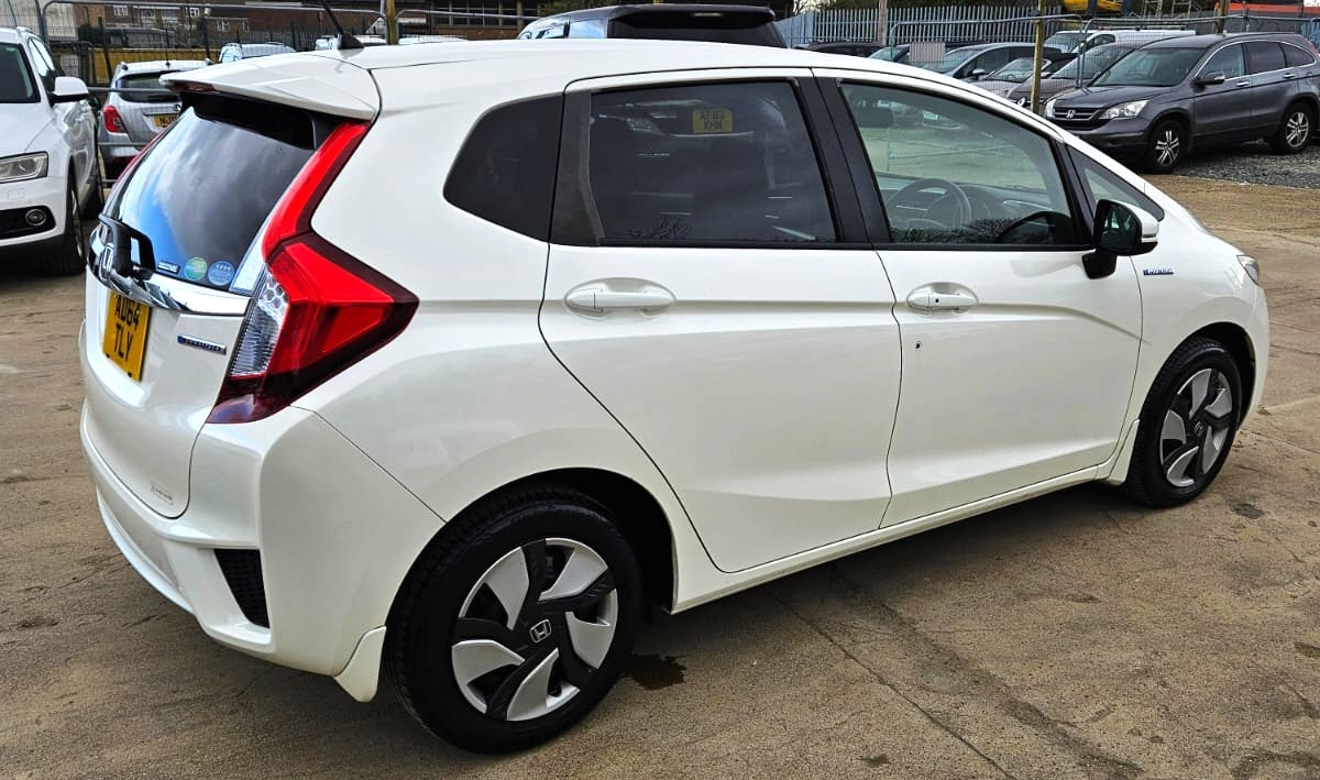 Honda Fit 2015 - Cars in March