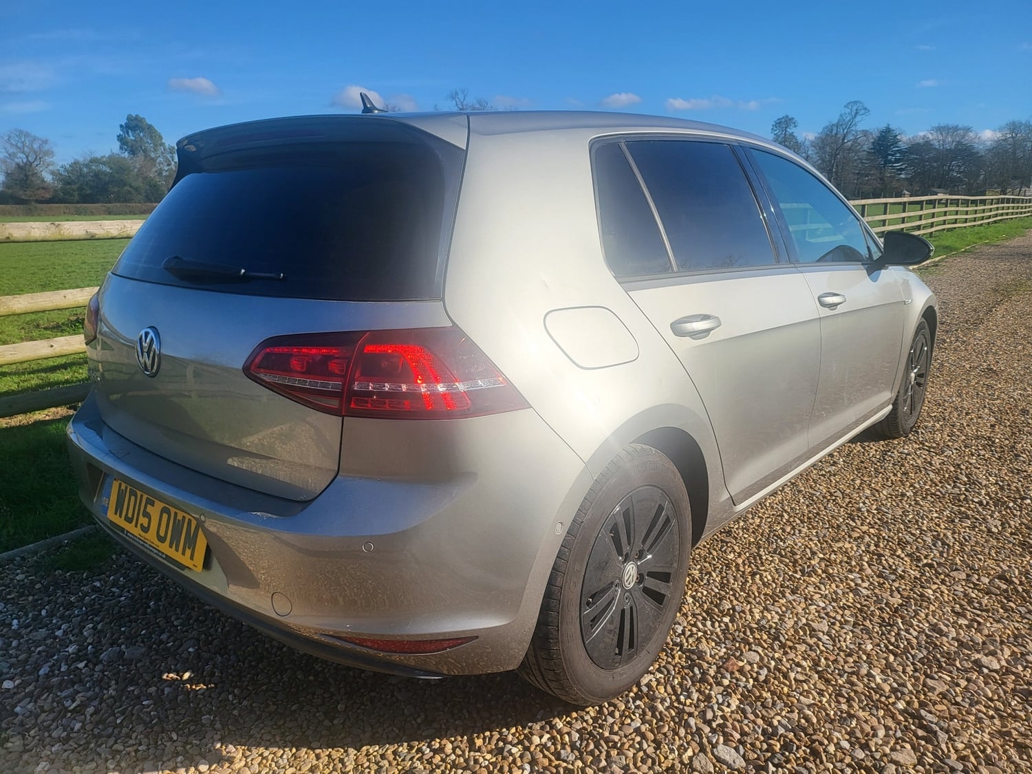 Volkswagen e-Golf 2015 - Cars in Denham