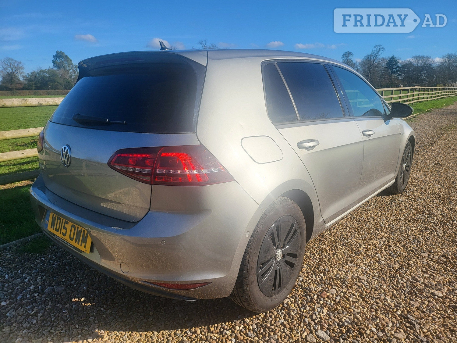 Volkswagen e-Golf 2015 - Cars in Denham