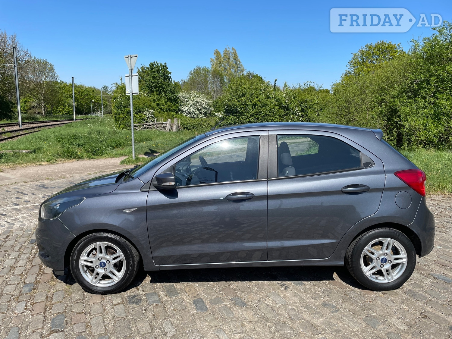 [ berth ]Ford Ka+