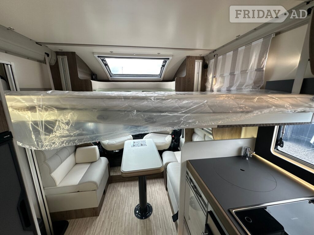 [4 berth ]Roller Team T-Line 740