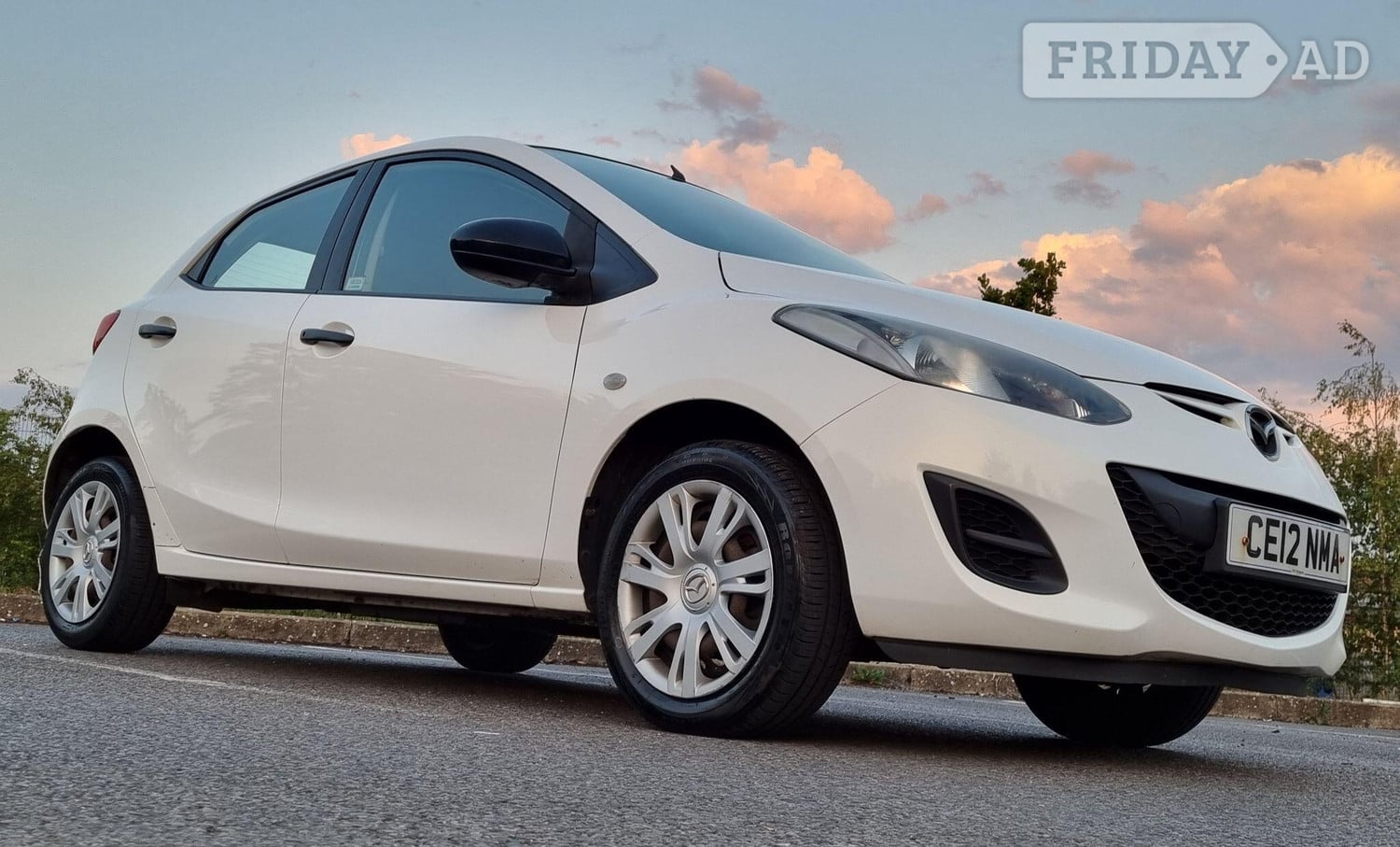 Mazda Mazda2 2012 - Cars