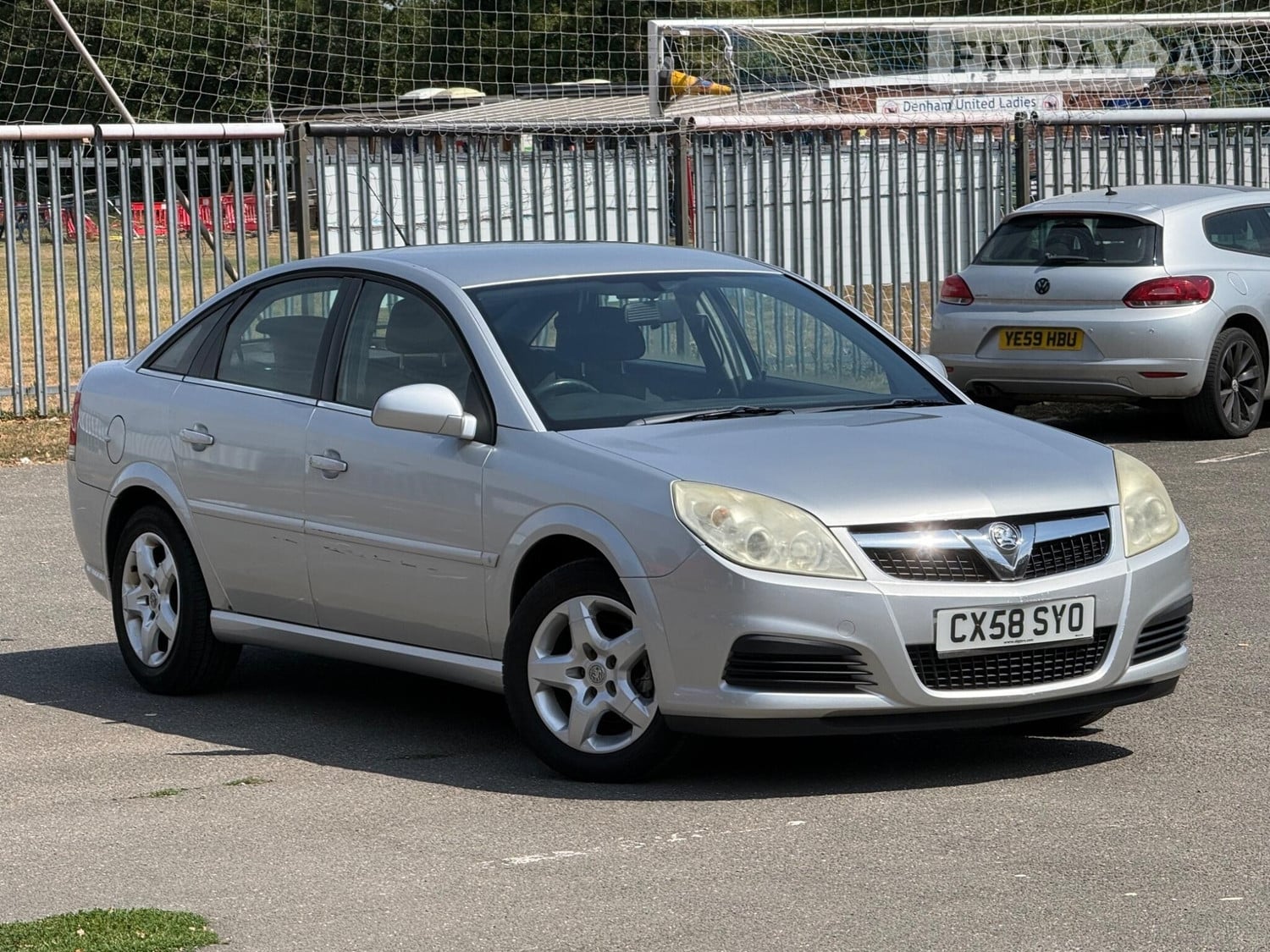 Vauxhall Vectra 2008 in Slough