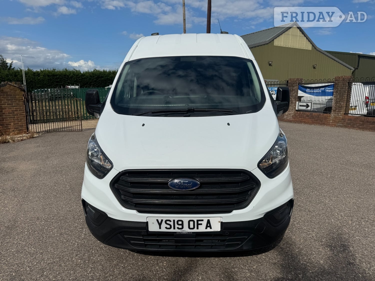[ berth ]Ford Transit Custom