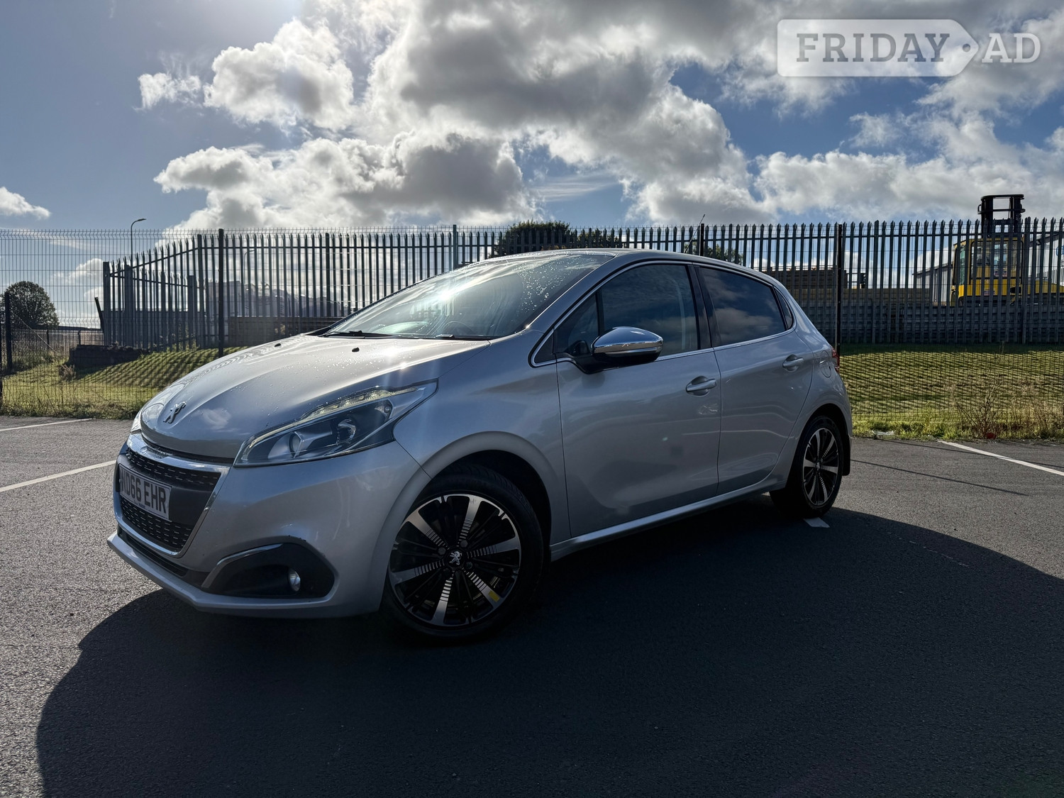 Peugeot 208 2016 in Livingston