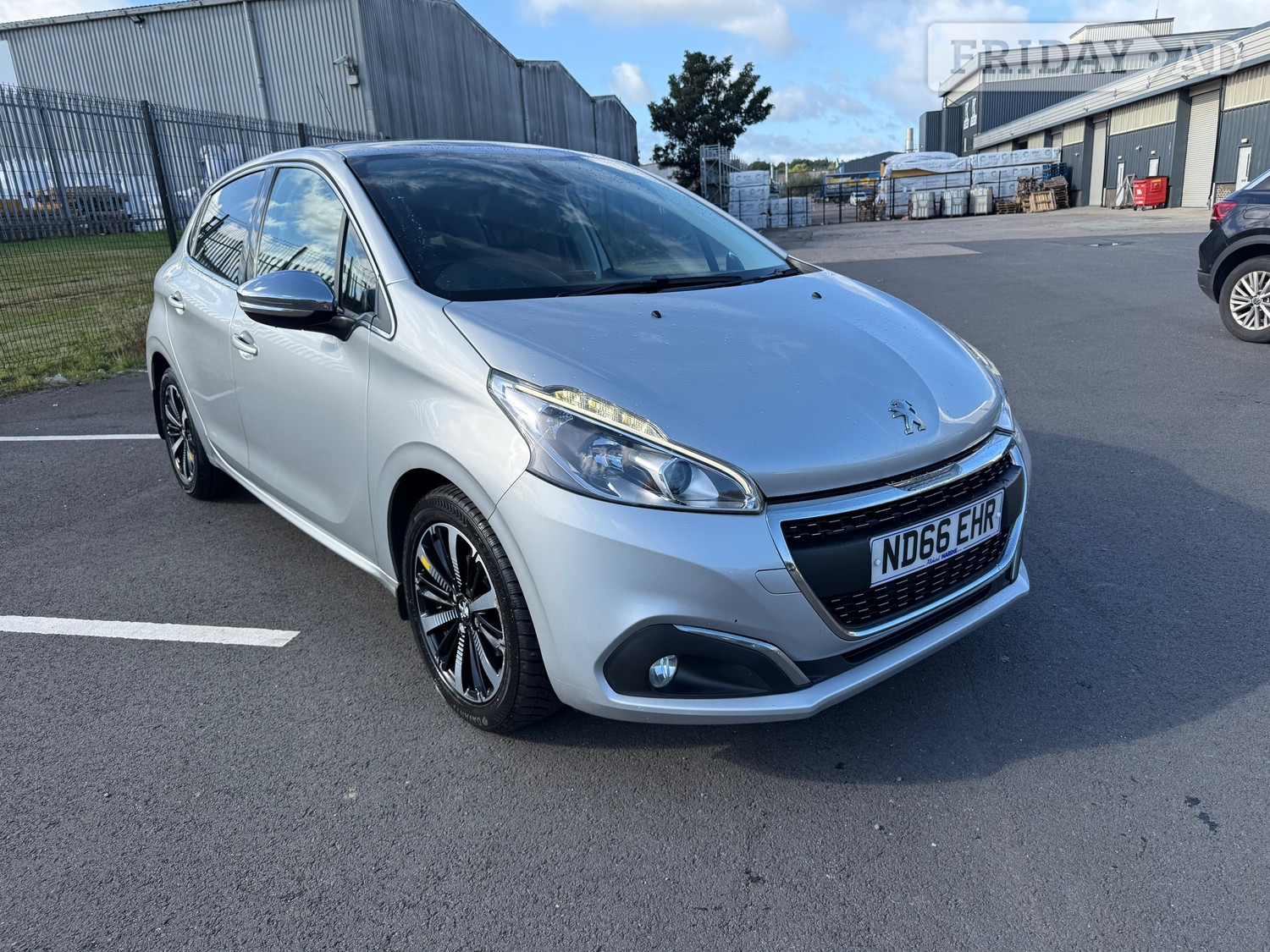 [ berth ]Peugeot 208