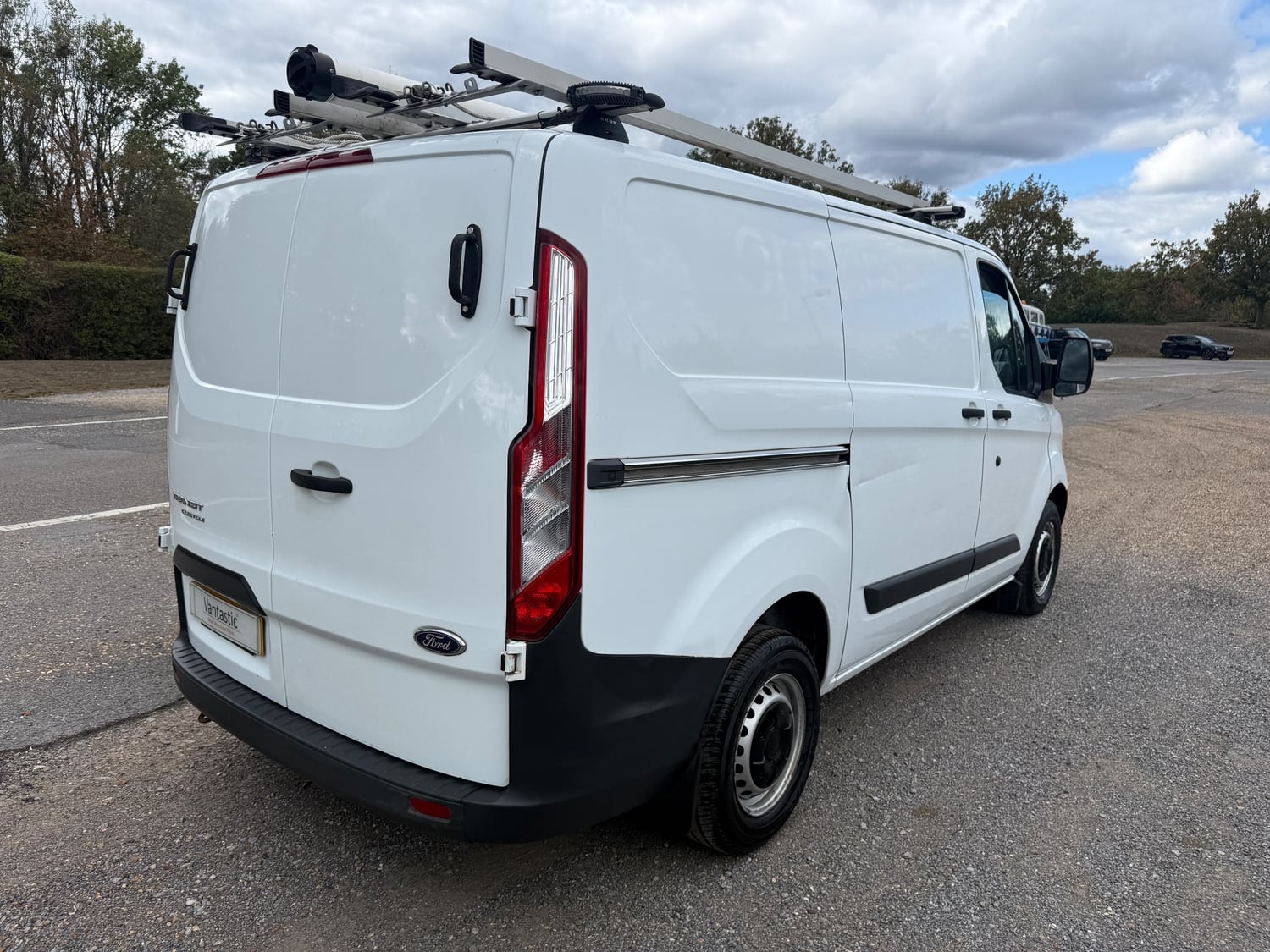 Ford Transit Custom 2017 - Vans & Commercial Vehicles in Chertsey