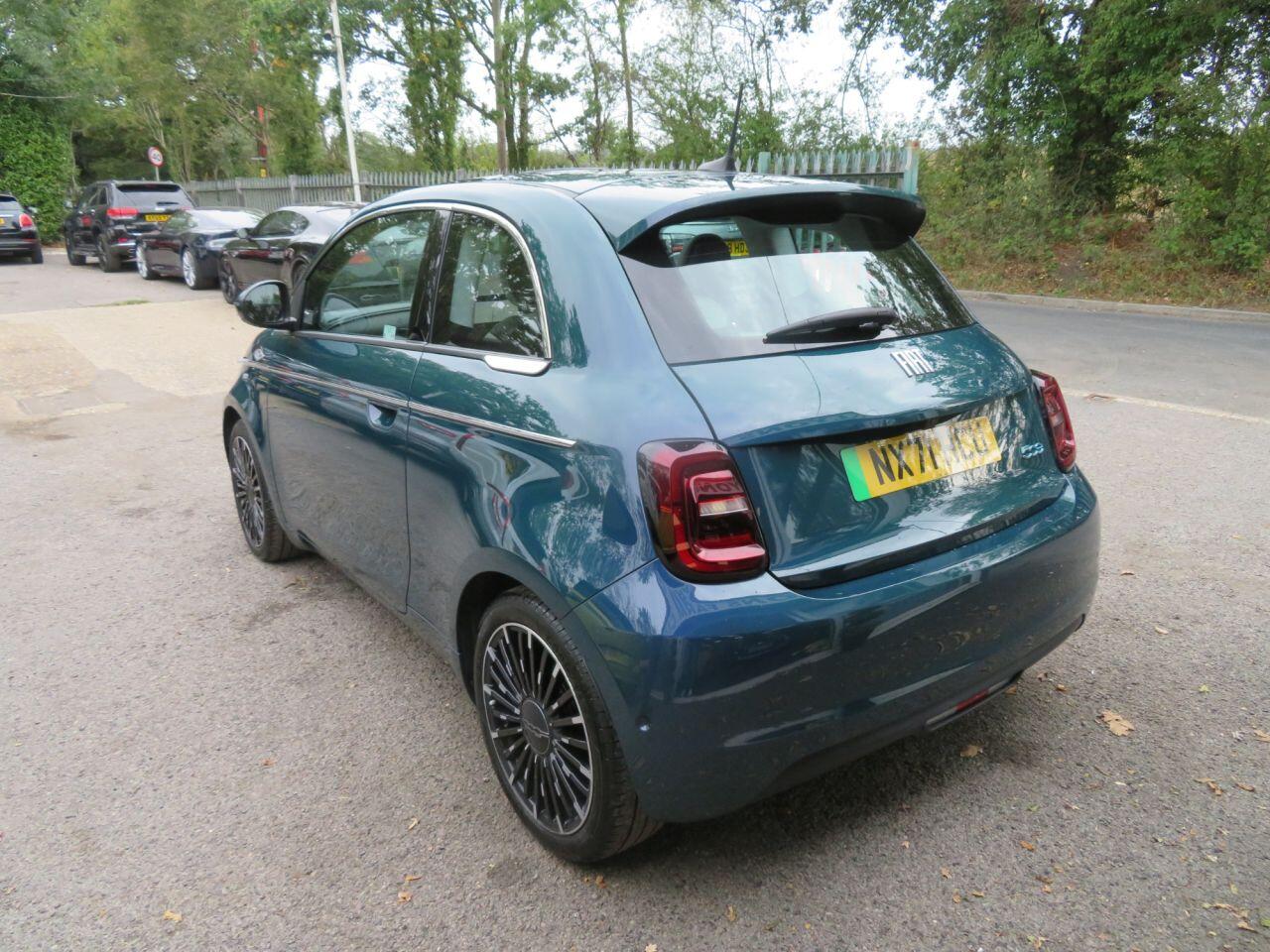 2021 FIAT 500E 42kWh La Prima Hatchback 3dr Electric Automatic (118 ps) PANO ROOF + 17" ALLOYS + FULL LED'S - Cars