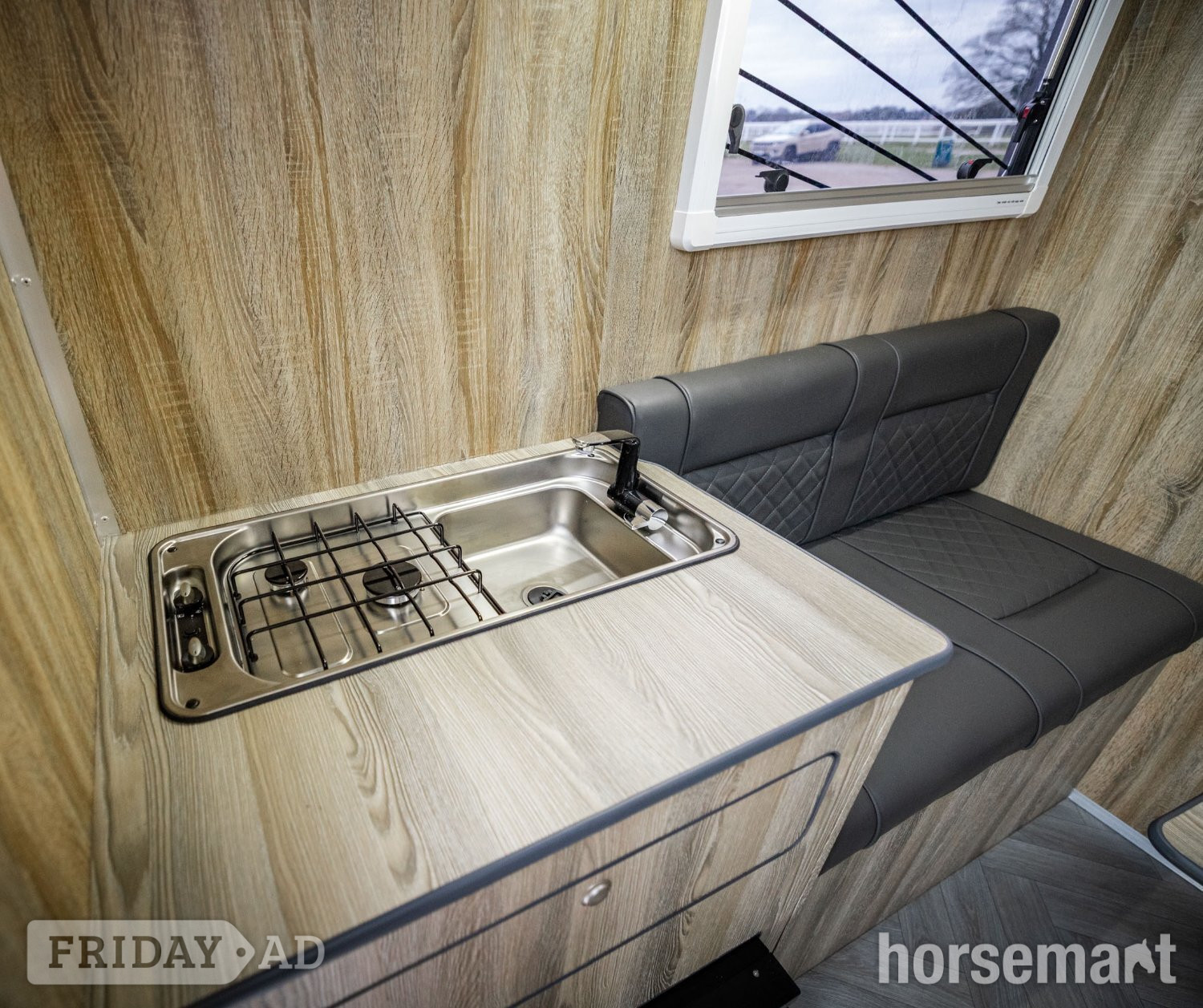 I.C.E Prestige Peugeot Horsebox - Trailers & Horseboxes in Carshalton