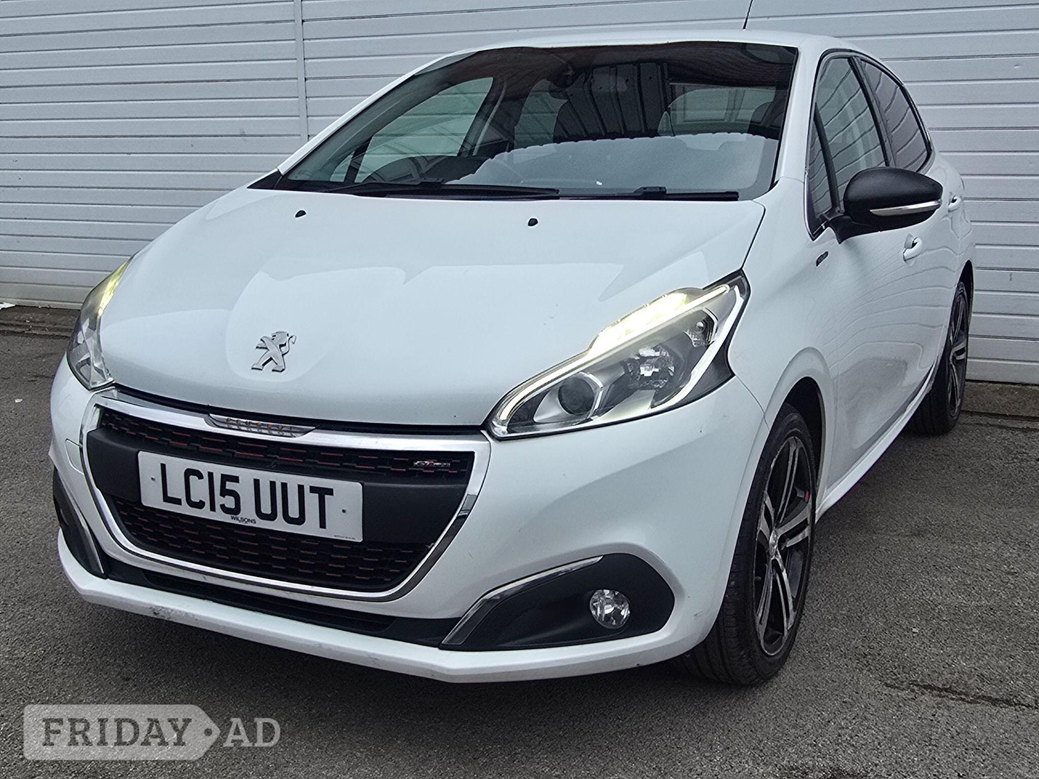 Peugeot 208 2015 - Cars in Yardley