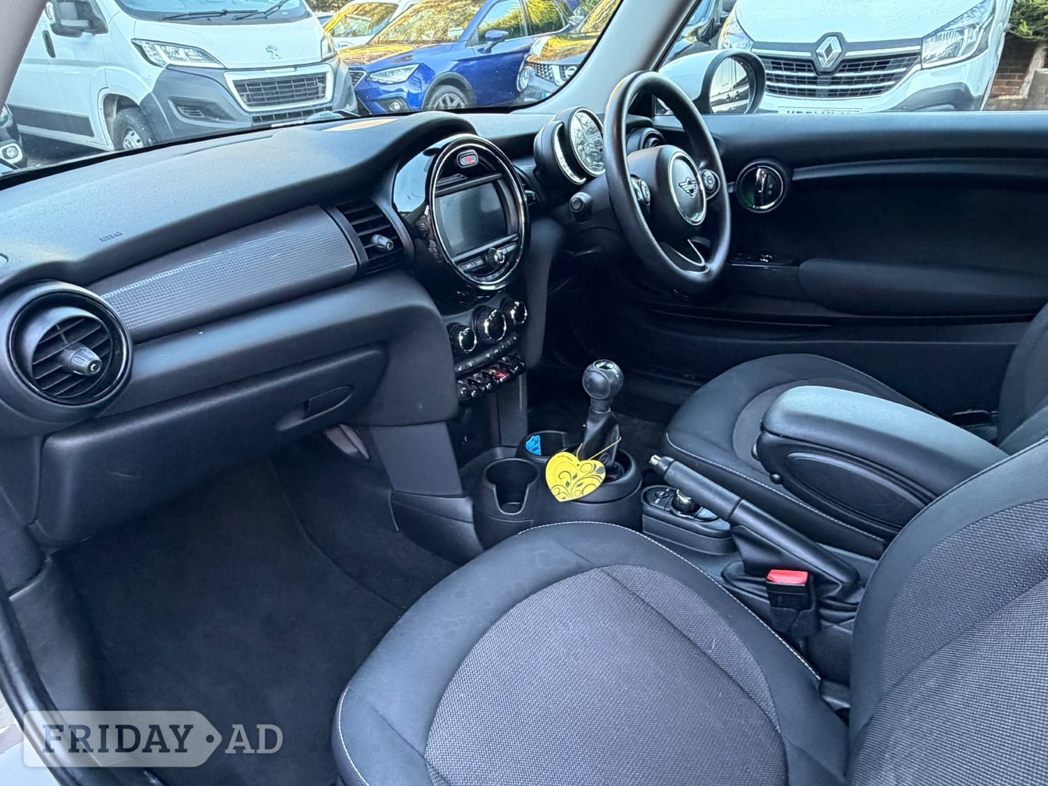 Mini Hatch 2020 - Cars
