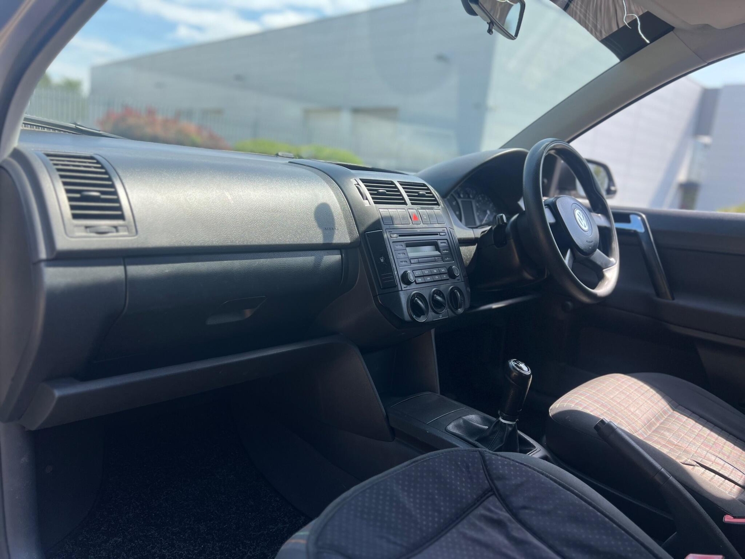 Volkswagen Polo 2006 - Cars