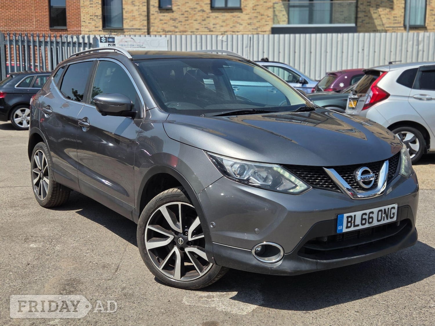 Nissan Qashqai 2016 in Slough