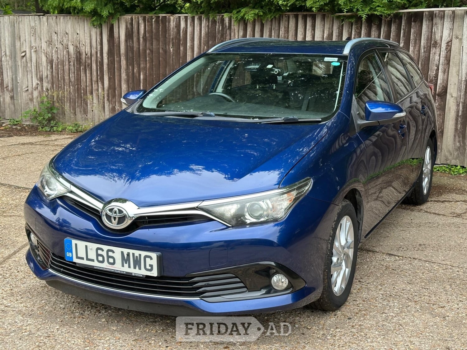 Toyota Auris 2016 - Cars in Ringwood